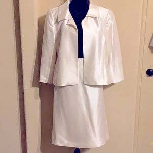 Bloomingdales Ladies Skirt Set